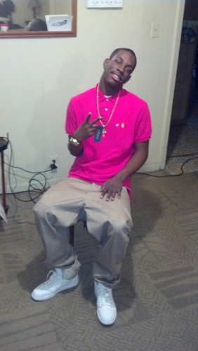 #TeamReal#TeamRalphLauren#TeamFuckYo feelinz#TeamGetMoney#TeamSingle.One man Crew!Looking for love cause pussy ain't shit to me! rip to my bruh Vincent Harrison