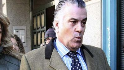 ahorabarsycenas's profile picture. licenciado en Empresariales ,pasando sobres, esquiando en vancouver (canadá), bancos de suiza, en todos los periodicos de españa y europa
 (fake o ¿no fake?)