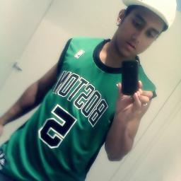 As críticas não me abalam,e oselogios não me iludem...
Sou o que sou,não o que dizem.Sou mto fã do @chrisbrown *-*