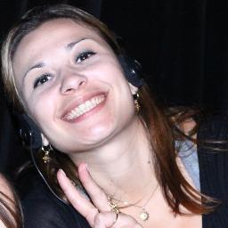 Amante da música, poetisa e publicitária marketeira ;D
Apaixonada por animais!!