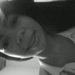 Sou como você me vê. Posso ser leve como uma brisa ou forte como uma ventania, Depende de quando e como você me vê passar.