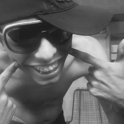 paulinhostaly's profile picture. so do bem extrovertido sorridente eta neguinho bonito  viver a vida como ela tem q ser vivida mas cautelosamente (me sigão eu sigo todos de volta)