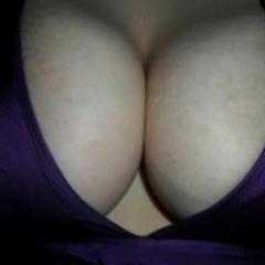 I'm all boobs, lingerie, corsets and I love tattoos...there may be other things, but that'll do for now! ;)
