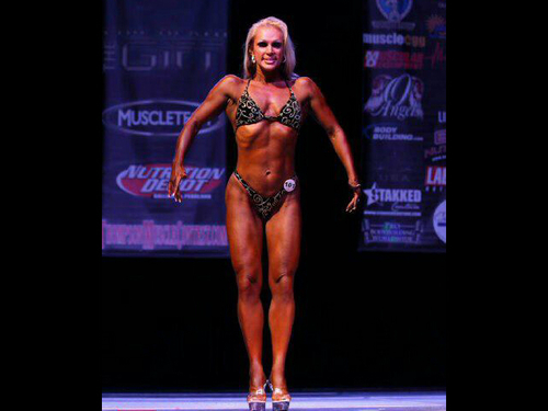trainhardsteph's profile picture. Mother of 4 beautiful children and NPC Figure Competitor