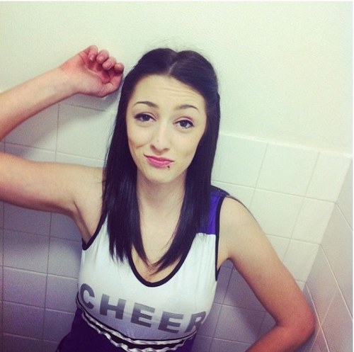 Manondns's profile picture. Bref.