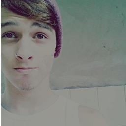 '' Todos temos luz e trevas dentro de nós. O que nos define é o lado com o qual escolhemos agir.''