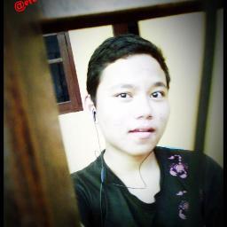 heyy,follow two my account twitter @efendimanurun just mention ::) DREAM, believe, and make it happen!