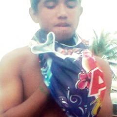 uma pessoa alegre e feliz!!!! que gosta de futbol. gosta de melody. e funk.. sou catolico *-*