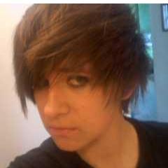 My names Kellin im 13 and i am a true @adamlambert fan and a fan for alot of other bands i love to sing and act i sing both pop and scremo and want to be famous