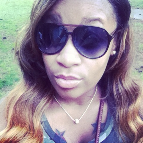 Spit that fire like a dragon, can't blame my bitch for bragging. Lame hoes stop straggling & hop on the bandwagon!