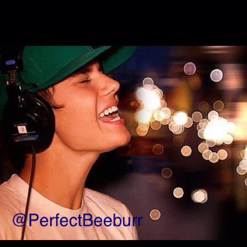 4 shawties here! Updating you the fresh news from Justin Bieber! We are Beliebers till we die!