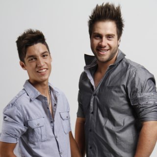 Abençoados por Deus, Cantores, Compositores e amamos a boa música. Dupla Luiz Guilherme & Rodrigo. http://t.co/nPZx3dbq0E - 
 D'FALCO PRODUÇÕES