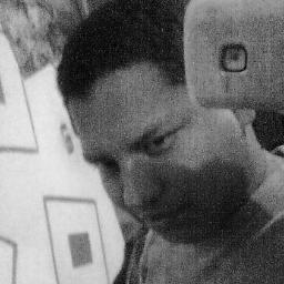 soy muy alegre!!
y me gusta mucho cantar.....!!!!