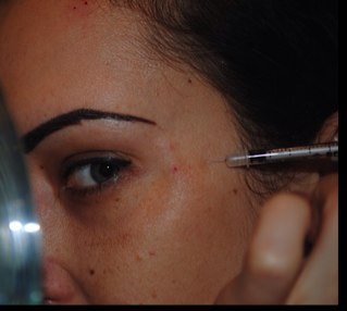 Sports-mad wife, mum, golfer, dog owner & doctor who loves antiageing medicine, especially botox and filler.