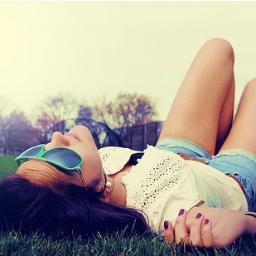 La phrase qui m'aime me suit prend tout son sens sur twitter. Alors tu m'aime ? J'aime back ! :) #Coeur