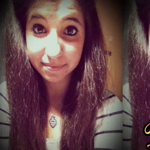 Hi, i'm camilla I love 1D❤❤ Please, Follow me on instagram: cammmuuz 
and here too! ❤❤