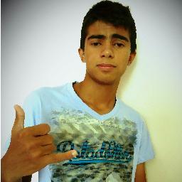 17 Anos,Solteiro,Gosto de fazer novas amizades! Segue aê ;D