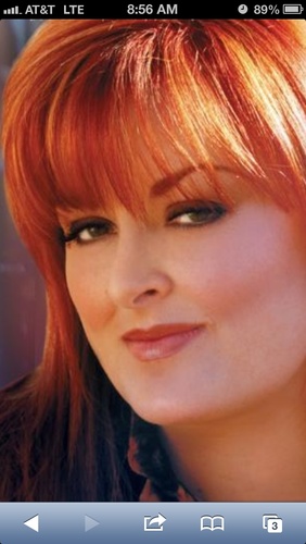 WynJuddEyebrows's profile picture. 