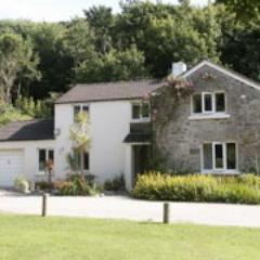 A unique collection of quality, self-catering holiday cottages and chalets to rent, located close to the beautiful Mawgan Porth beach, Cornwall, England.