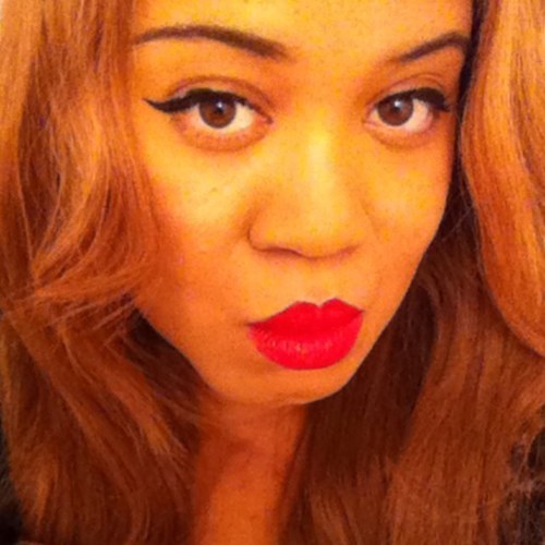 My name is Lo...I'm a makeup artist. I LOVE fashion...fashion...fashion. Idk what else. Just ask I guess