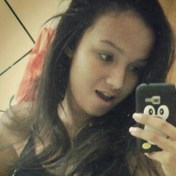falo de mais, tenho a testa grande, dou risada da desgraça alheia. :)