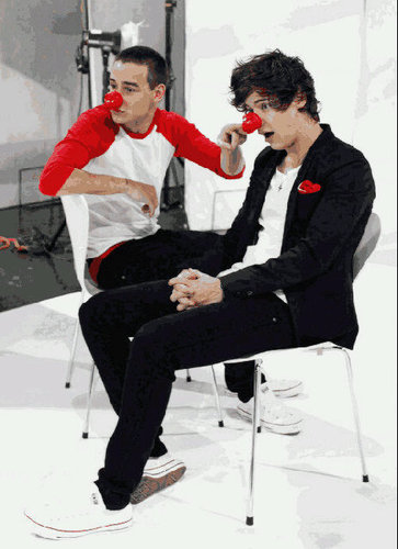 AmaiZAYN∞brilLIAM∞extraordinHARRY∞ fabuLOUIS∞phenomeNIALL∞/ #directionner till the end/#bellarina∞/#belieber/#selenator...follow me I follow back :)
