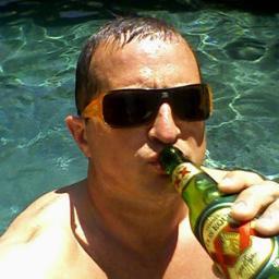 robbie___d's profile picture. Fluent in hockey, golf & cocktails.
400 yard club.