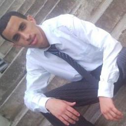 Mi nombre es oscar y mi apellido es #FOLLOWBACK
No soy un Filosofo solo un Twittero pensante. Yo solo 
escribo ustedes Interpretan, http://t.co/4xlYLAg6cN