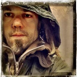 I am a nature crazy fool.  I'm not a twitcher, I am a nature observer. I need daily fixes, of anything in the natural world. Tweet-awoo....