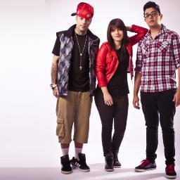 Oi Nao somos o Pessoal do @fakenumber! e Sim duas Fas Criado no dia 20-02 . Oficializado pelo @pinguimfkn Dia 03-10-2010donas mayumi e Giovanna