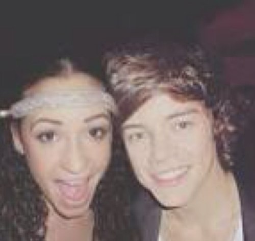 Role Play account I'm not the real Danielle sorry!! @HazzaStyles_xxx i love you!! Selena is my twinie :D