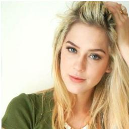 Sou Katariny Santos, tenho 14 anos. Sou apaixonada pelos RebeldeS e principalmente pela Sophia Abrahão.