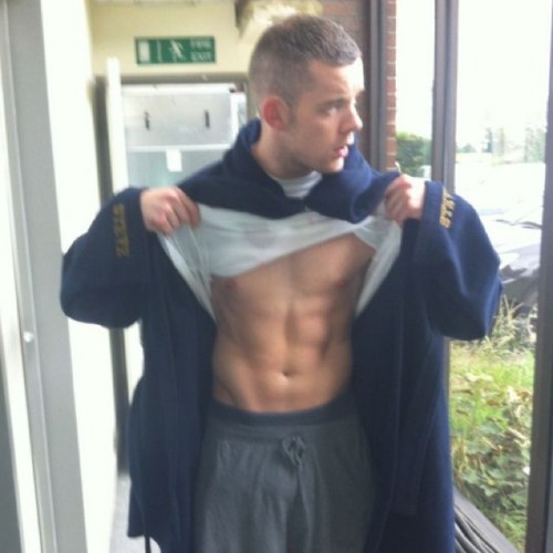 RussellTovey_'s profile picture. Fan account! Russ follows