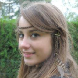 Loréal parce que je vaux que dal ! 

Ma situation Amoureuse ? 
Oh bah disons que j'ai autant de chance que l'écureuil dans l'age de glace ! :)