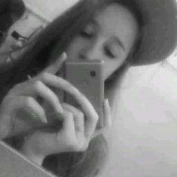 Abigayll_'s profile picture. Sem pressa.Sem vírgulas.Sem ponto final.Sem mágoa.Sem dor.Só amor porfavor!