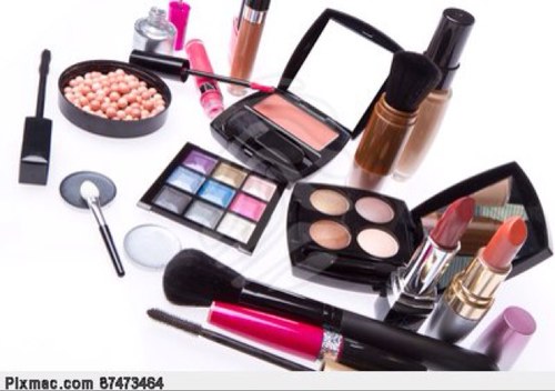 Pro MUA & Beauty Consultants. We do photoshoots, weddings and tutorials! Follow us for all the latest beauty trends and advise! #getsquared