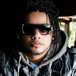 arnaldo_jr1's profile picture. Cantor e compositor de voz marcante, nascido em Valença no interior do 
Rio de Janeiro.