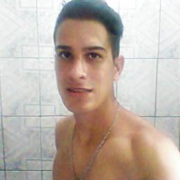 Debochado, cínico, à milhão,Louco: esse o rótulo que eles me dão
Quando não conseguem mais acompanhar meu raciocínio
