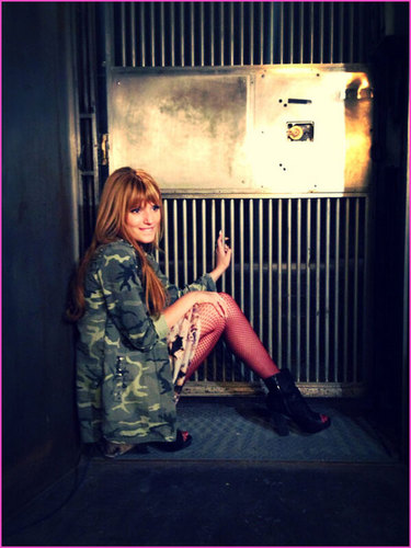 Bella Thorne, Obbession For Unicorns And Cheese, I Love The Texas Rangers, Shh I'm A Secret Unicorn!