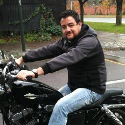 Empresario Rockero... Corre detras de sus Sueños.. y cuando los alcanza.. va por otros..!