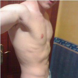 Un millón de palabras no te traerían de vuelta, lo sé, lo sé porque lo intenté. Tampoco un millón de lágrimas, lo sé, porque las lloré....♥
