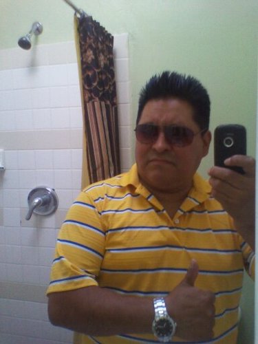 MARKETING DIRECTOR D.A..SINGLE.LOOKING FOR LOVE.
