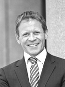 With more than two decades of experience in business and finance, Martin Karcz serves as director and senior wealth advisor with ScotiaMcLeod.