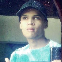Nunca se deixa de querer a pessoa por quem realmente esteve apaixonado. Só se pode aprender a viver sem ela!