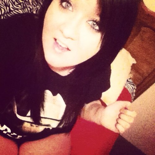 Country Girl! The Big Vern is my home town! Love others like you wanna be love! No judgemental dicks! I'm crazy;)