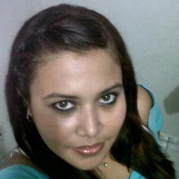 Hija de Dios, soñadora, amistosa, enamorada de la vida.... sígueme y conóceme.