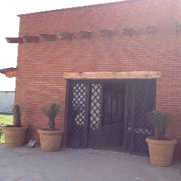 Fiestas y Eventos Sociales. Ofrecemos un bello y accesible espacio para 100 personas. Ideal para disfrutar tus fechas especiales y lucirte como anfitrión.