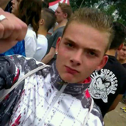 Hardcore,  2A093D35, Rooie Pannen Eindhoven. Werkt als leerling kok bij La Place Ehv Piazza