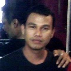 Tuhan, aku ingin selalu tersenyum menghadapi hidup ini. Agar dunia tau, aku bahagia terlahir ke dunia :)