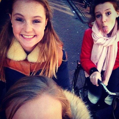 maraxly's profile picture. ik hou van me schatjes ♥ ~ @jannekebreek @kusje_famke @kus_ytske @rosaDS1999 ~ kennemer 2Ga ~ HCB met liefste @Vera_boreel